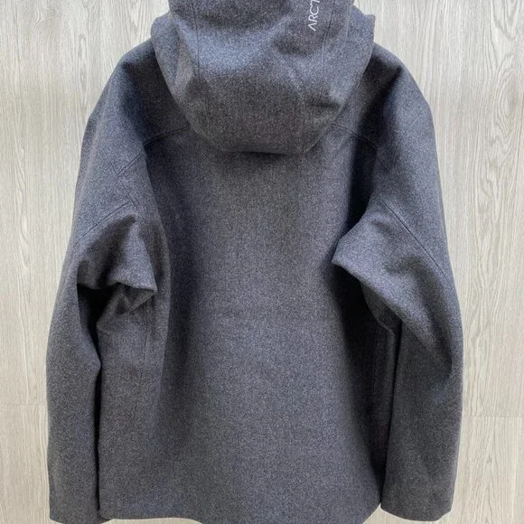 Arc'teryx Sawyer Wool Hoody in black, made with Merino wool.